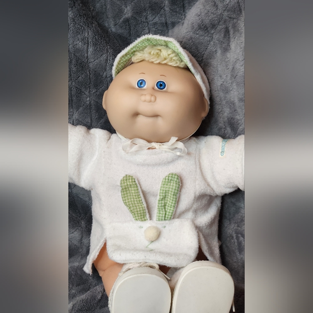 Vintage Cabbage Patch Kids 1982 Baby Doll Blonde Preemie Bunny Green